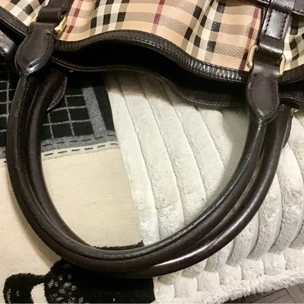 Burberry Bags - Picture 9 of 16